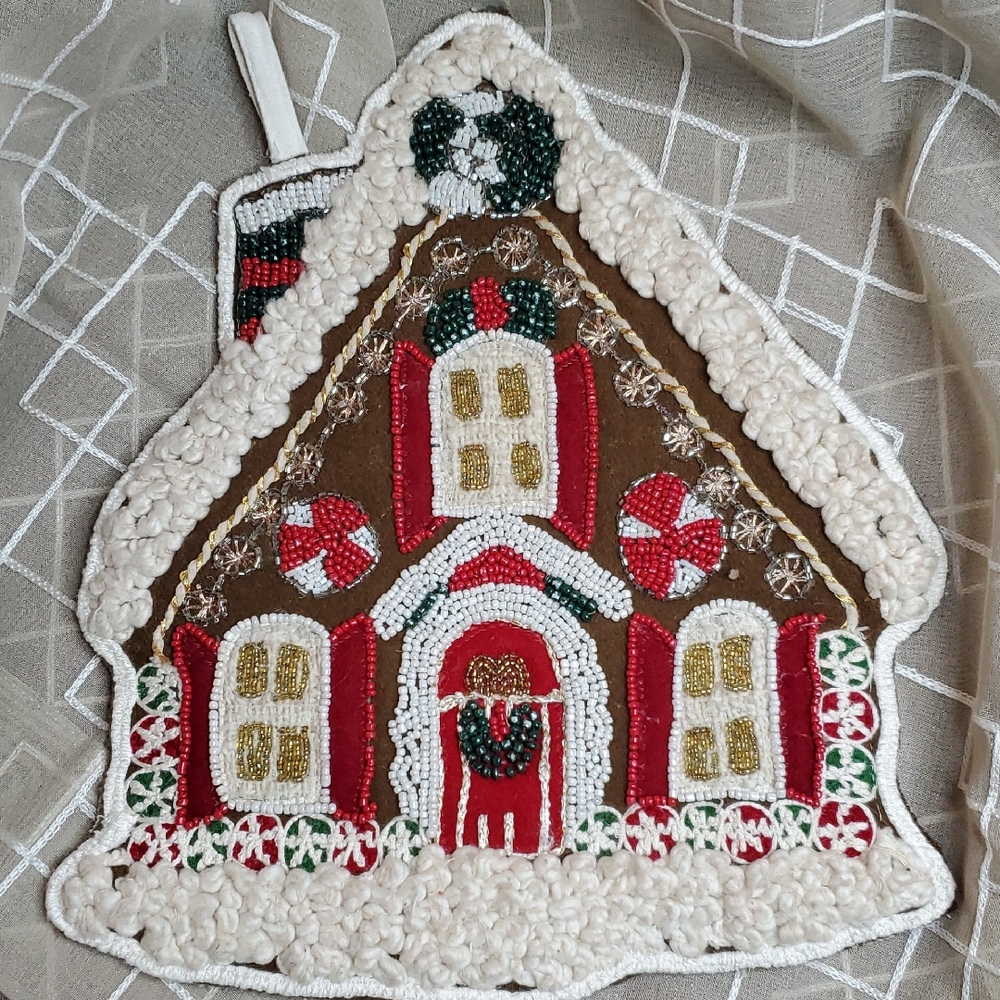Festive‎ Gingerbread House Kitchen Decoration